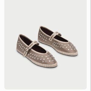 Flabelus Mae Gray Flats